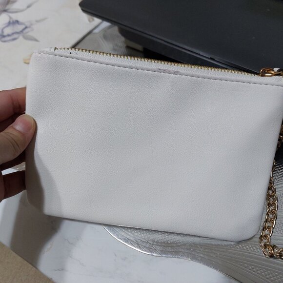 Great Size Juicy Couture Longer Clip On Chain Wallet Wristlet Bag WHITE Gold - Picture 6 of 10